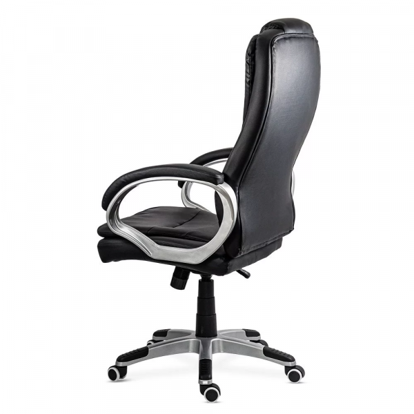 Директорски стол в черен цвят.