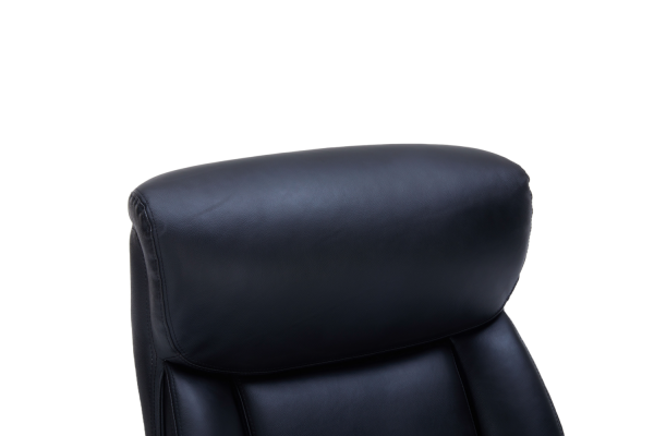 Черен директорски стол в естествена кожа.