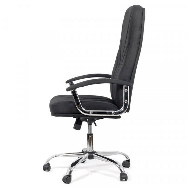 Работен стол в син цвят.