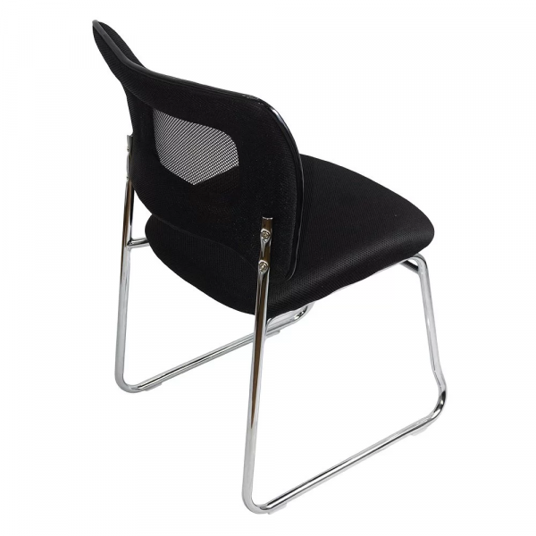 Черен посетителски стол.