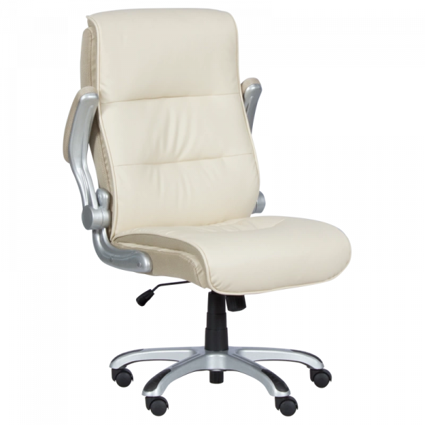 Директорски стол в цвят крем.