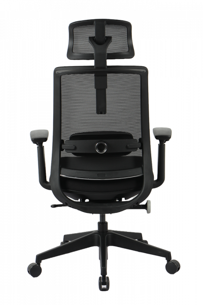 Черен ергономичен стол.