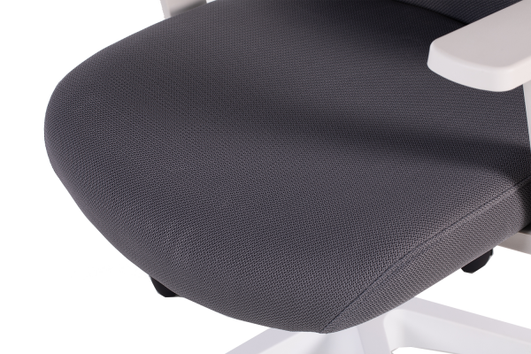 Сив ергономичен стол.