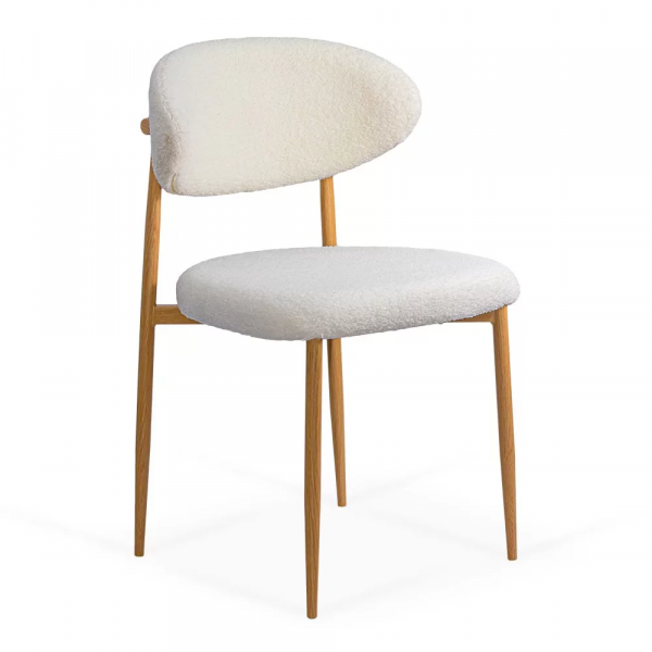 Кремав трапезен стол.