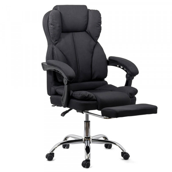 Директорски стол в черен цвят.