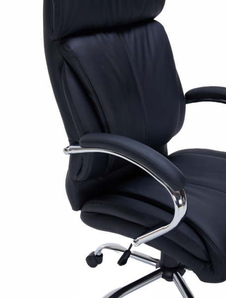 Черен директорски стол в естествена кожа.