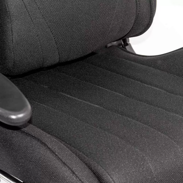 Геймърски стол в черен цвят.