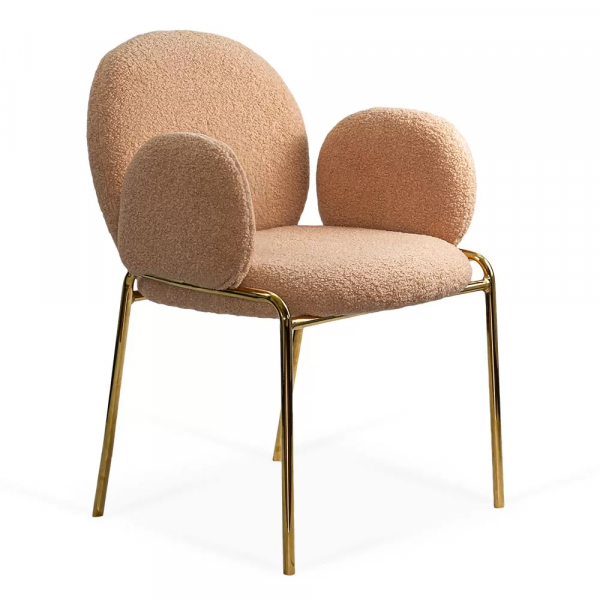 Бежов трапезен стол със златисти крака.